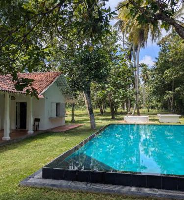Divulapitiya Villa | Franslyn Estate - Serene Coconut Garden