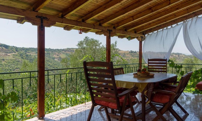 Mbrostar-Urë Casa | Fratar Green Hills
