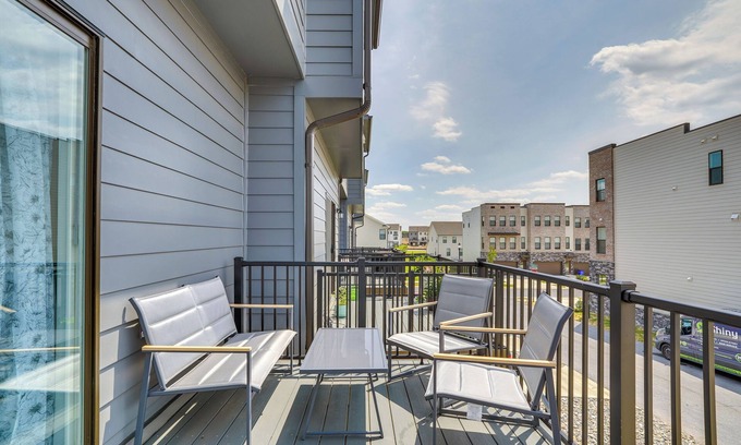 Frederick Casa | Frederick Townhome w/ Balcony, Close to Parks!