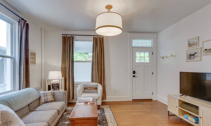Downtown Casa | Frederick Vacation Rental < 3 Blocks to Downtown!