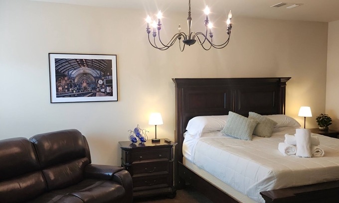 Fredericksburg Apartamento | Fredericksburg Stay w/ Patio, Fire Pit & Hot tub