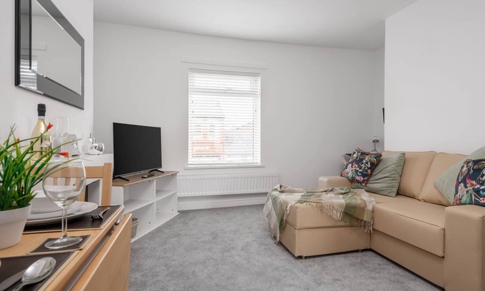Offerton Park Apartamento | Fredo's Apt - 1 bed, Free Parking, Wi-Fi, Hospital