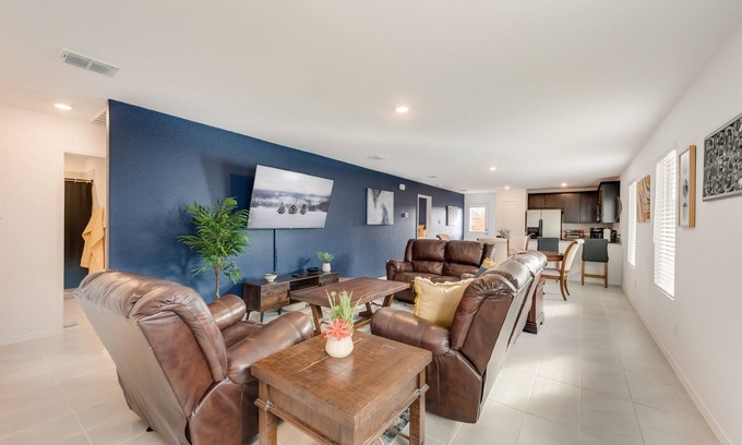 Weston Casa | - FREE 4K TV - The Serenity