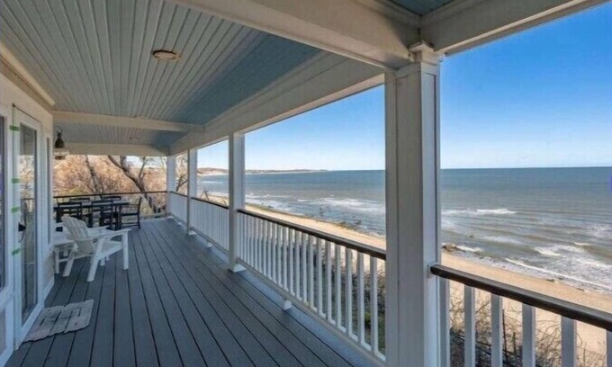 Sagamore Beach Casa | ¡Actividades GRATIS todos los días! Nuevo listado - 4BD Oceanfront Beach House - A / C, Panoramic Views of Cape Cod Bay