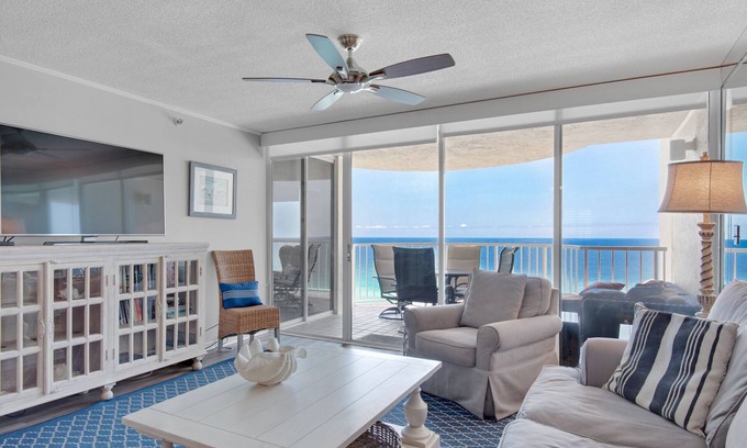Gulf Pines Condominio | Servicio de playa gratuito, vistas en el piso 16, registro en el hotel