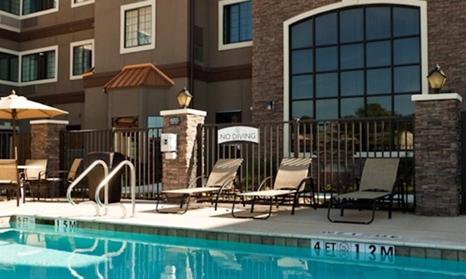 Aldine Condominio | Desayuno bufé gratuito + bañera de hidromasaje + piscina al aire libre | Suite cómoda