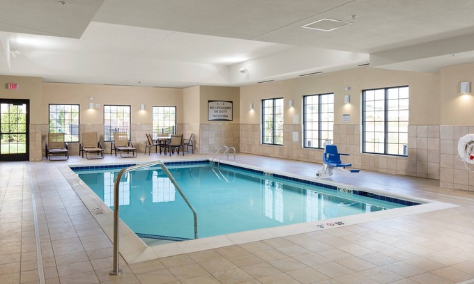 Polaris Apartamento | Suite King accesible cerca de la Ohio State University | Acceso a la piscina