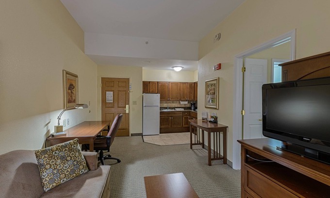 Harrisburg - Hershey Condominio | Desayuno gratis. Piscina interior. Gimnasio. Suite King. ¡Tu próximo viaje!