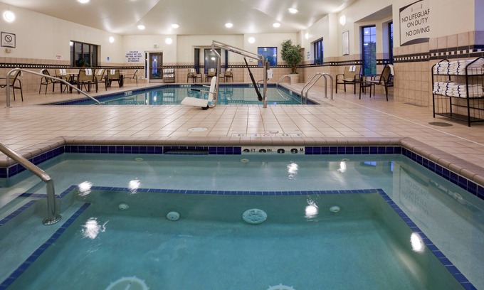 West Bloomington Apartamento | Desayuno gratis. Piscina y jacuzzi. Transporte gratuito al centro comercial de América. ¡Ideal para viajeros de negocios!