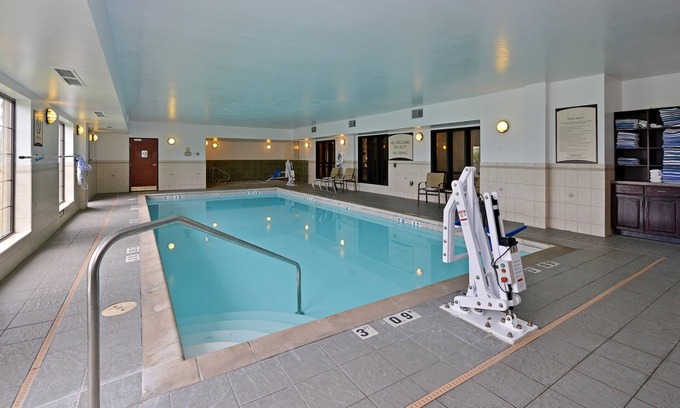 West Des Moines Apartamento | Free Breakfast, Indoor Pool, Hot Tub | King Studio