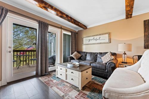 Notch Estates Apartamento | Free Daily Silver Dollar City Tickets & other Branson attractions! Cozy Branson Condo, Lower level, WALK-IN