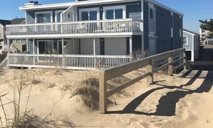 Fenwick Island Condominio | ¡¡¡ACTIVIDADES DIARIAS GRATIS !!! Increíble condominio frente al mar ubicado justo al norte de Fenwick Island State Park ha sido completamente renovado para la temporada de verano de 2017!