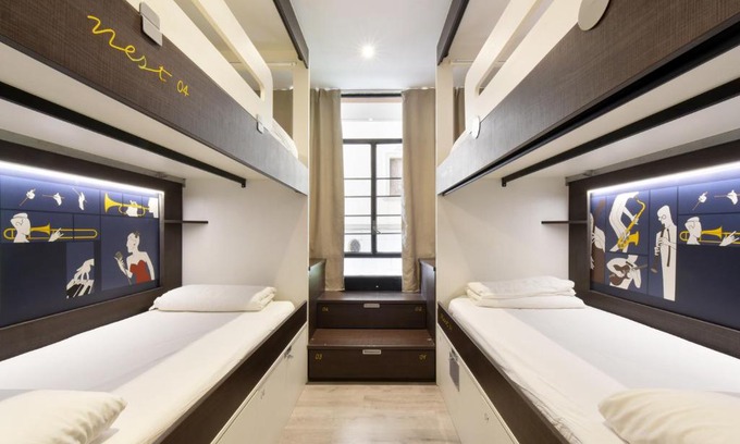 La Nova Esquerra de l'Eixample Hostal | Free Hostels Barcelona