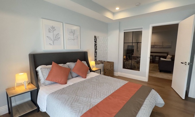 Wilshire Center Apartamento | Free indoor Parking in Downtown Los Angeles.