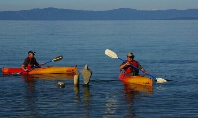 Regional District of Nanaimo Complejo | FREE kIds kayak included with Beachfront 2bdrm Hot tub, bonfires, oysters/clams