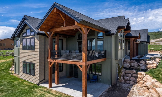 Garden City Cabina | **Free Night** (Winter/Spring Stays) (Stay 3 get 4th free) Huge Lodge Sleeps 50!