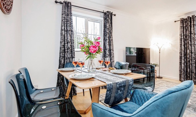 Watford Apartamento | Free parking★ Gated Haven★ Stunning 2 Bed Apt ★WatfordFC/Hospital/Atria/Theater★