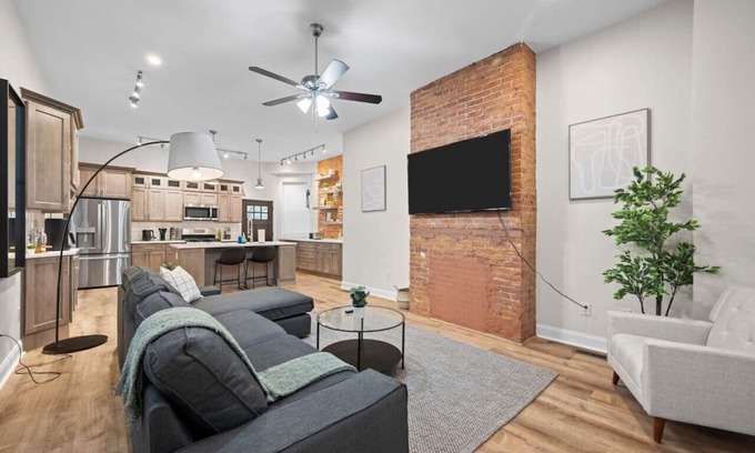 Point Breeze North Casa | BBQ+Free Parking+Netflix+Games Near Bakery Square