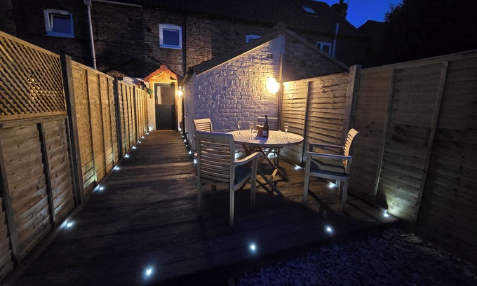 Woodmansey Cabaña | Free Parking, Outside Decking, fibre WiFi - Flanders Cottage