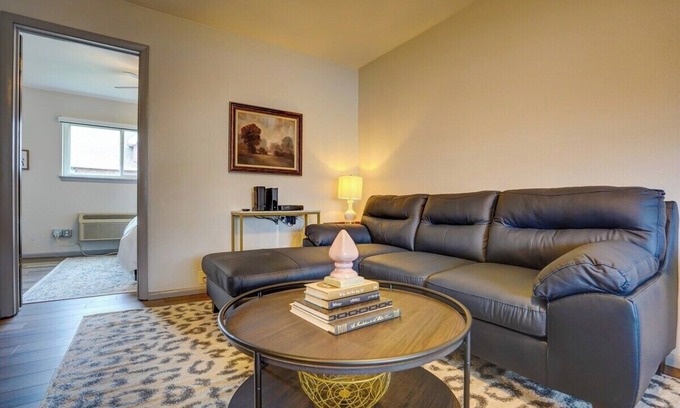 West Allis Apartamento | Free Parking+Pet Friendly+Private Entry+MedCenter