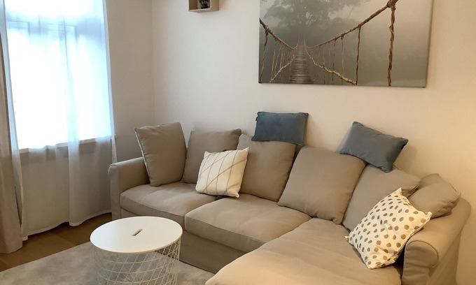 Rudolfsheim-Funfhaus Condominio | Free WiFi Netflix; newly furnished; Contactless: Early Check In / Late Check Out!