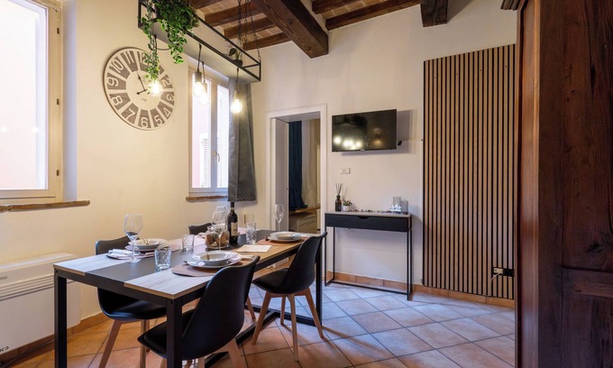Parma City Centre Apartamento | FREEDOM INDUSTRIAL CENTRALLY LOCATED FOR FAMILIES AND WORKERS