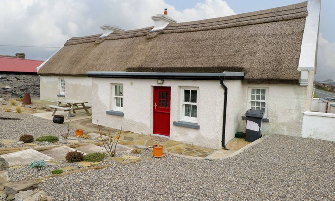 Keadue Cabaña | FREEMANS COTTAGE, family friendly in Enniscrone, County Sligo