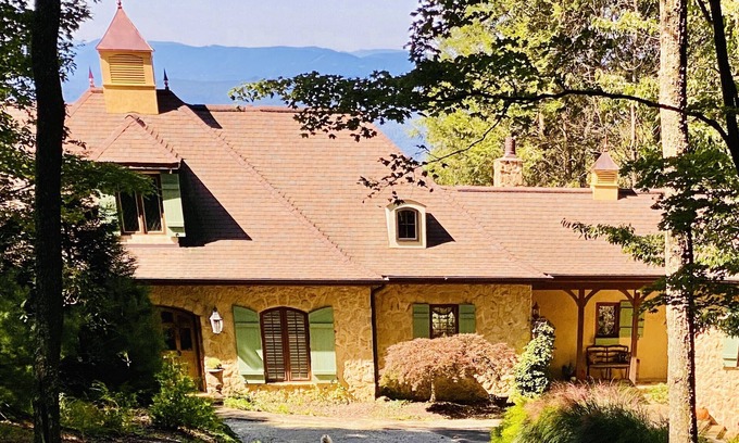 Roaring Gap Villa | Pintoresca villa francesa con vistas a las montañas Blue Ridge