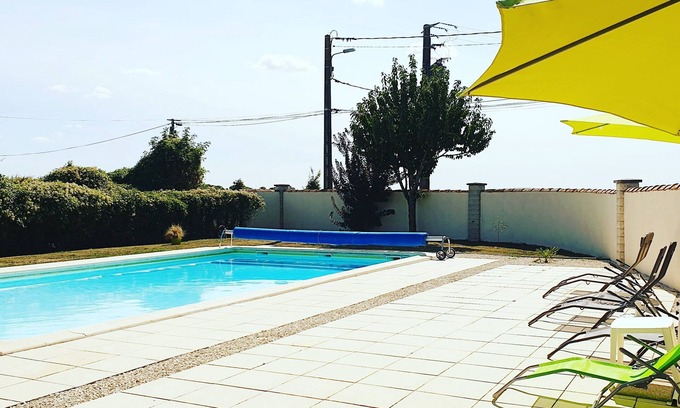 Verdille Otro | French country farmhouse ideal for families