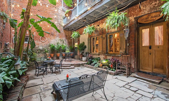 French Quarter Hotel | French Quarter Mansion