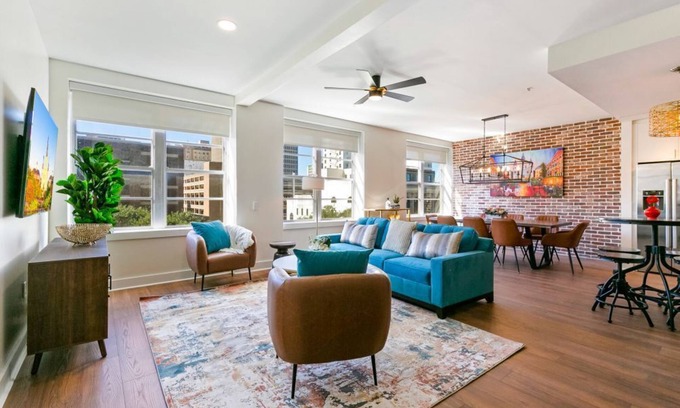 Central Business District Hotel | French Quarter Oasis: Spacious 4-Bedroom Condo