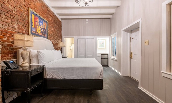 New Orleans Hotel | French Quarter Suites Hotel