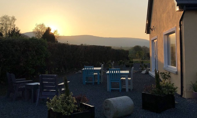 Bunclody Cama Y Desayuno | French-style en suite bedroom in Bunclody (Breakfast included)