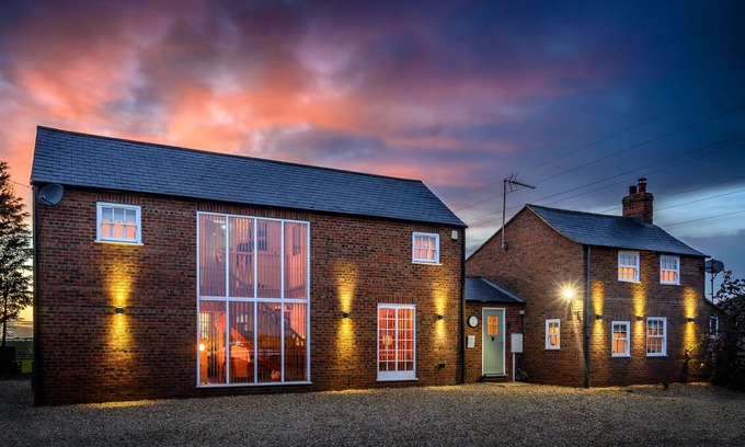 Spalding Cabaña | French Vintage Cottage in the heart of the Fens