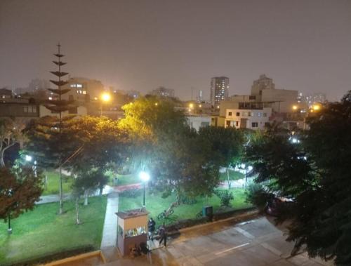 Pueblo Libre Apartamento | Frente a hermoso Parque Pueblo Libre