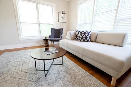 Lower Greenville Apartamento | Fresh & Bright, Lower-Greenville Ave Area