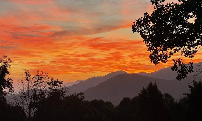 Waynesville Casa | Fresh renovations & beautiful mountain views! Dog friendly, large fenced yard!
