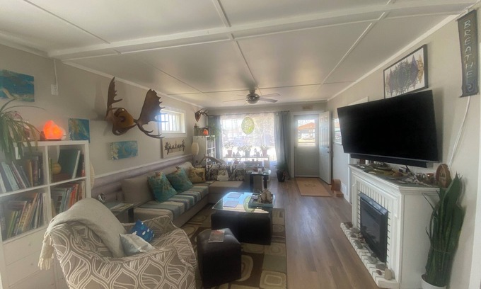 Cranberry Portage Casa | Freshly Renovated Portage House
