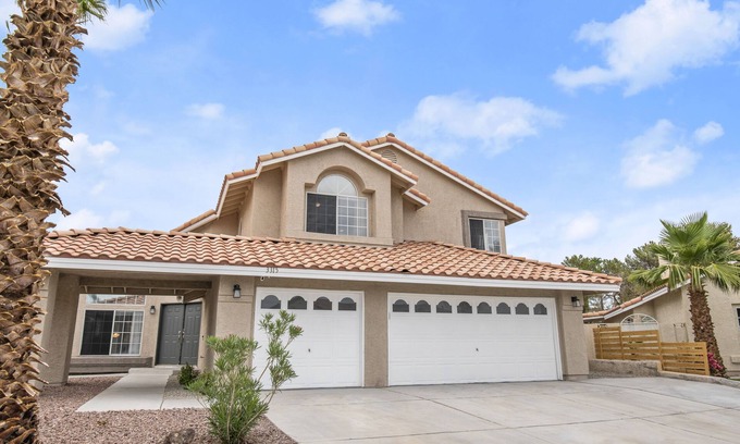 Spring Valley Casa | Freshly Renovated 5-Bedroom with BBQ Grill Home