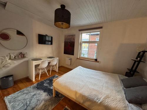 Kesklinn Apartamento | Freshly renovated bathroom! Luna budget cozy studio apartment Tallinn Juhkentali 42 near city centre airport next to the Bus station
