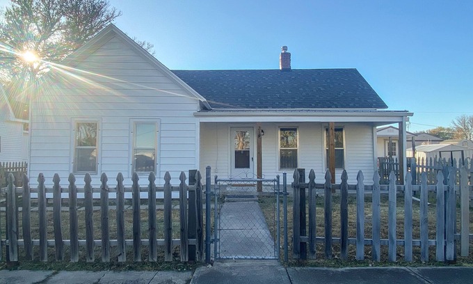 Russell County Casa | Freshly Updated house near Wilson Lake, Kansas’s nicest lake!!!