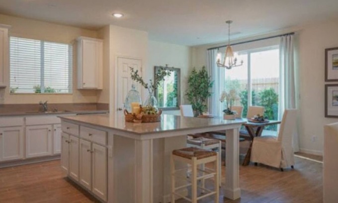 Raisin Casa | Fresno/Clovis New Construction! Designer furnished.