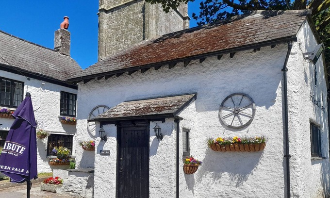 Pillaton Casa | Frailes de descanso, CALLINGTON