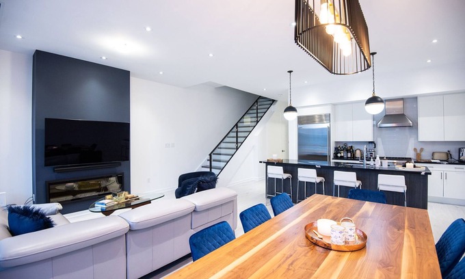 Innisfil Condominio | Friday Harbour Modern New Condo