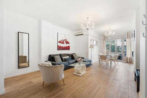 Esquerra de l'Eixample Apartamento | Fridays Flats Spacious 4br Family Retreat