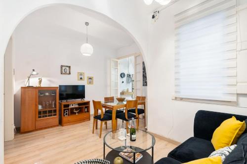 La Sagrada Familia Apartamento | Fridays Flats Whisper-quiet Near Sagrada's Heart