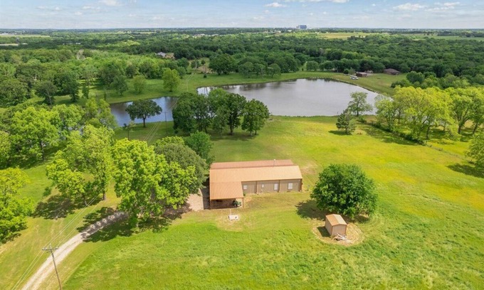 Calera Casa | Friede's Hideaway - The perfect retreat with a private pond, hot tub & much more