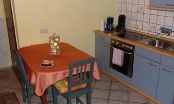 Bendorf Apartamento | Friedhelm Meyer-Beer - apartamento / apartamento, ducha, inodoro, sala de estar / dormitorio