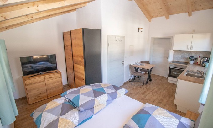 Saaldorf-Surheim Apartamento | Friendly apartment- 2 persons, 24sqm
