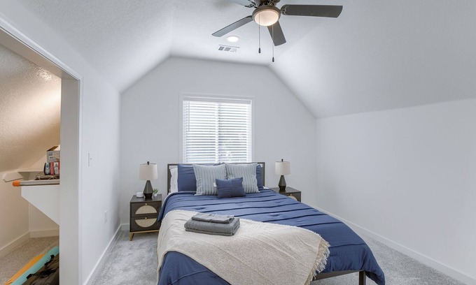 Riverview Casa | Friendly Getaway Home w/ Backyard Arcade &Firepit